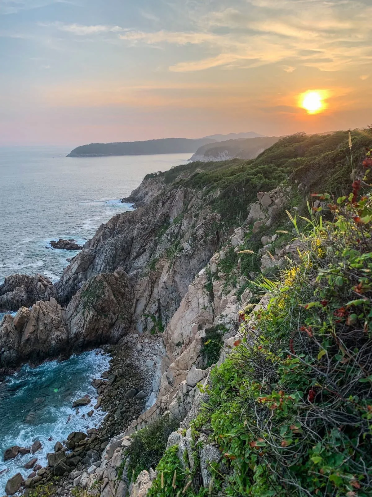 Atardecer sobre la costa de Oaxaca